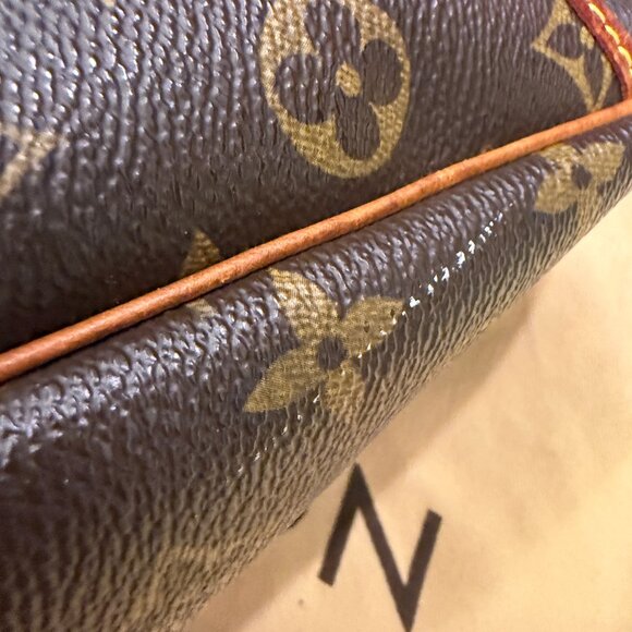 LOUIS VUITTON DEAUVILLE MONOGRAM BAG, TRAVEL BAG, MAKEUP BAG VERY DRY HANDLES - Picture 12 of 16